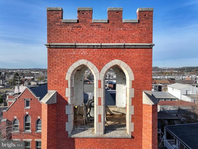 811 E MARKET ST, York, PA 17403