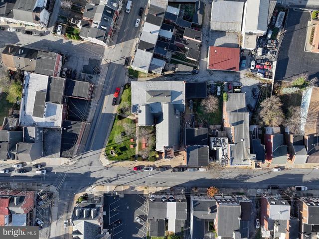 811 E MARKET ST, York, PA 17403