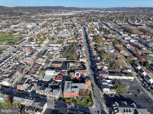 811 E MARKET ST, York, PA 17403