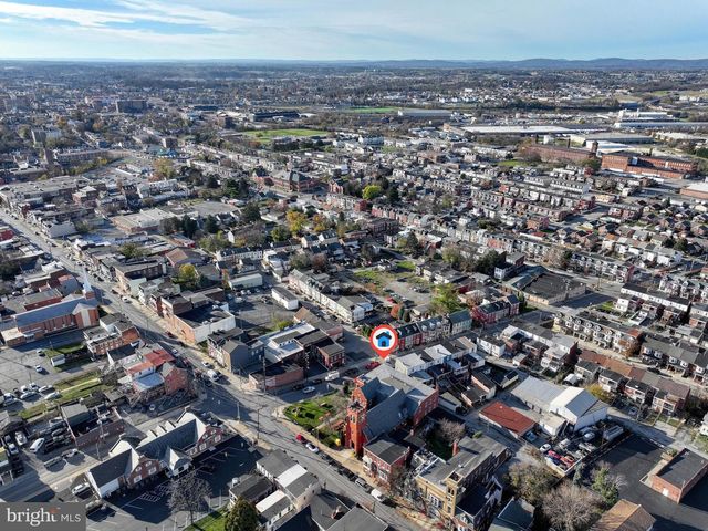 811 E MARKET ST, York, PA 17403