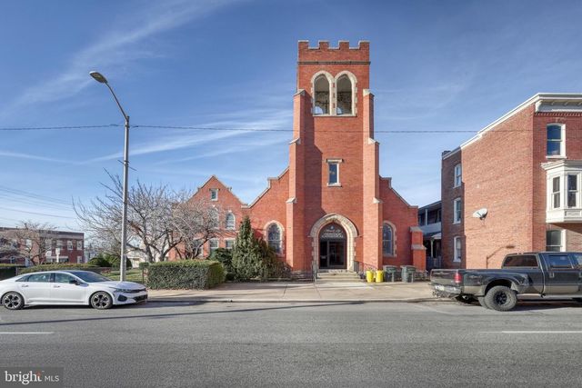 811 E MARKET ST, York, PA 17403