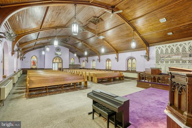 811 E MARKET ST, York, PA 17403