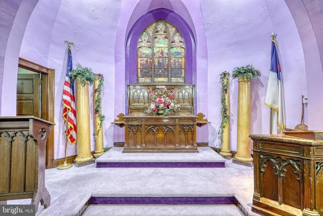 811 E MARKET ST, York, PA 17403