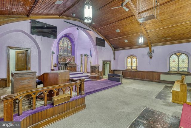 811 E MARKET ST, York, PA 17403