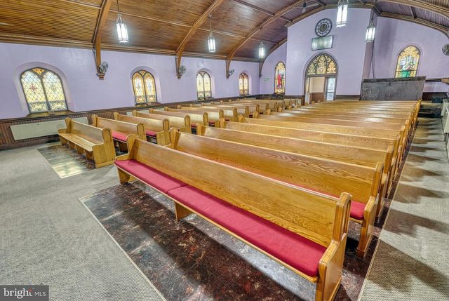 811 E MARKET ST, York, PA 17403