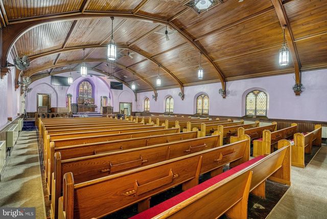 811 E MARKET ST, York, PA 17403