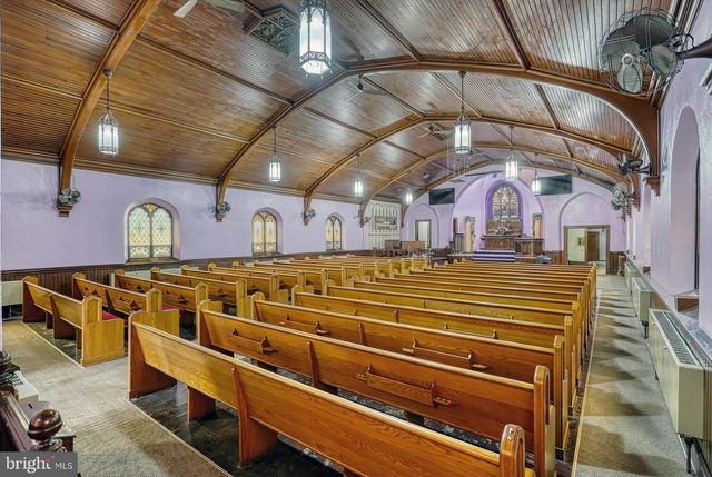 811 E MARKET ST, York, PA 17403