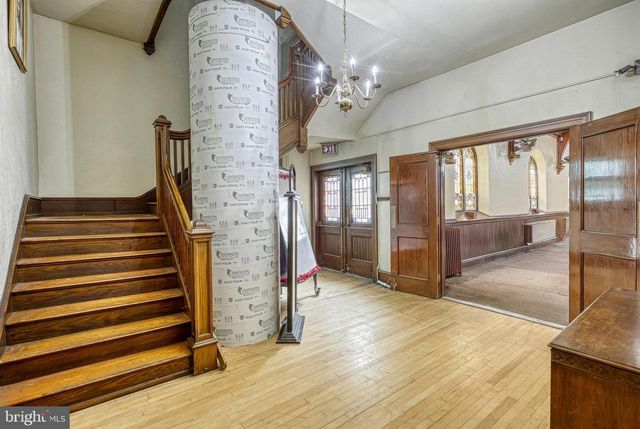 811 E MARKET ST, York, PA 17403