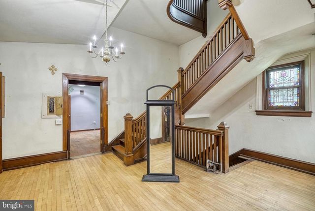 811 E MARKET ST, York, PA 17403