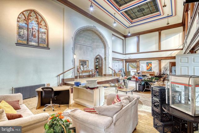 811 E MARKET ST, York, PA 17403