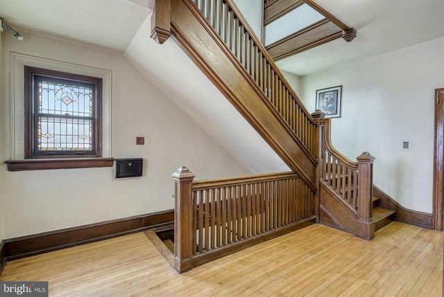 811 E MARKET ST, York, PA 17403