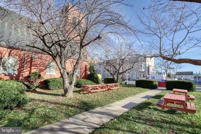 811 E MARKET ST, York, PA 17403