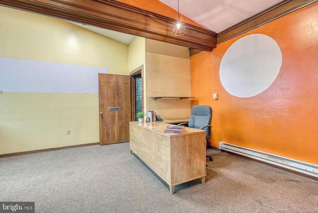 811 E MARKET ST, York, PA 17403