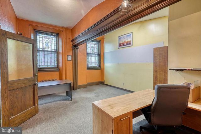 811 E MARKET ST, York, PA 17403