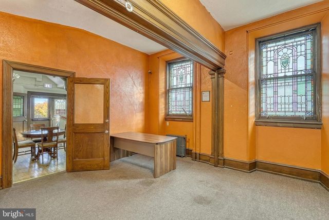 811 E MARKET ST, York, PA 17403