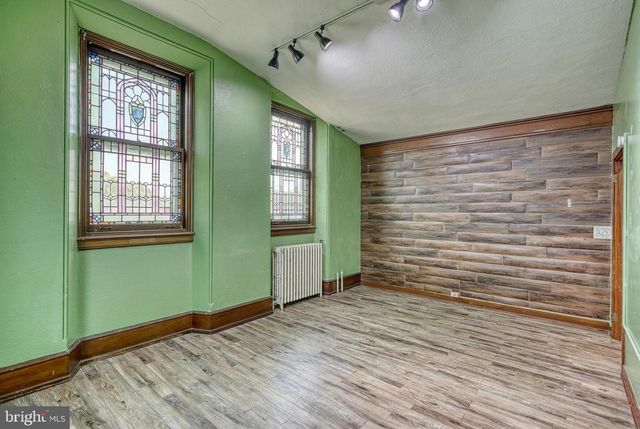 811 E MARKET ST, York, PA 17403