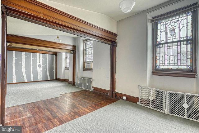 811 E MARKET ST, York, PA 17403