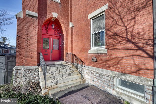 811 E MARKET ST, York, PA 17403