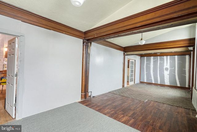 811 E MARKET ST, York, PA 17403