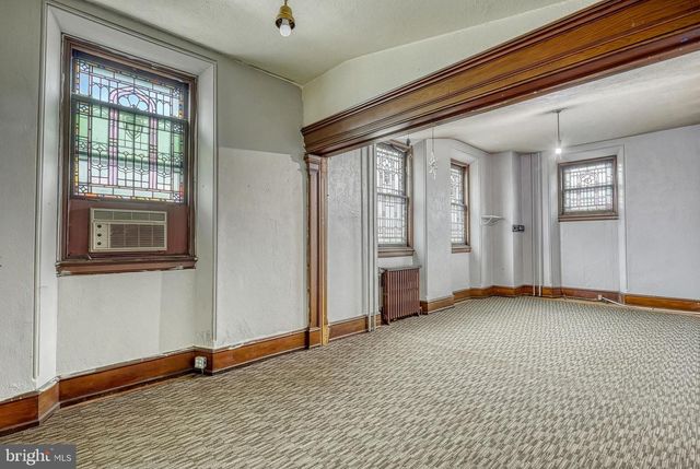 811 E MARKET ST, York, PA 17403