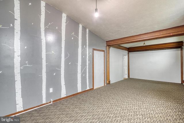 811 E MARKET ST, York, PA 17403