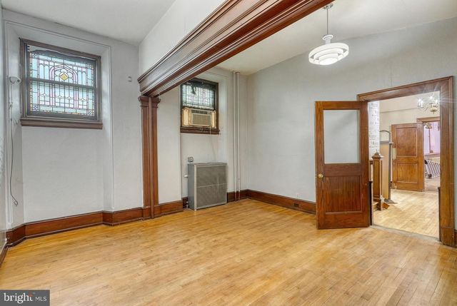 811 E MARKET ST, York, PA 17403