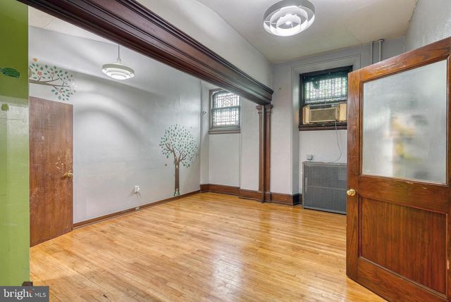 811 E MARKET ST, York, PA 17403