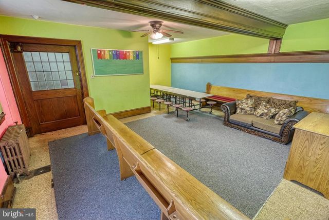 811 E MARKET ST, York, PA 17403