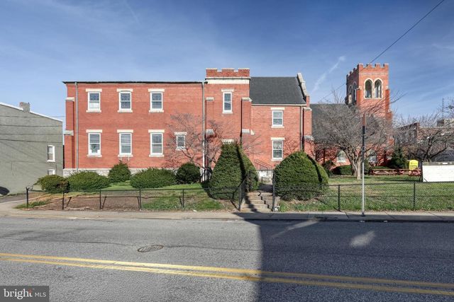 811 E MARKET ST, York, PA 17403