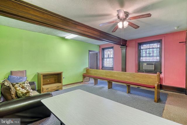 811 E MARKET ST, York, PA 17403