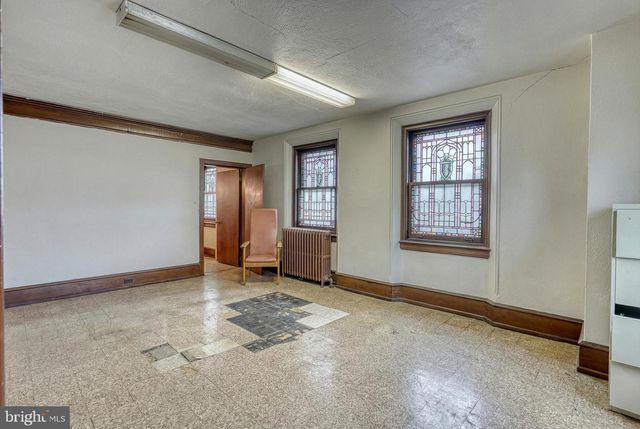 811 E MARKET ST, York, PA 17403