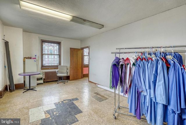 811 E MARKET ST, York, PA 17403