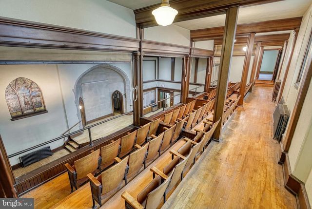 811 E MARKET ST, York, PA 17403