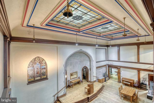 811 E MARKET ST, York, PA 17403