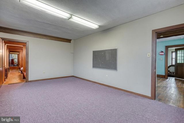 811 E MARKET ST, York, PA 17403