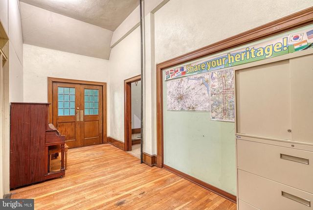 811 E MARKET ST, York, PA 17403