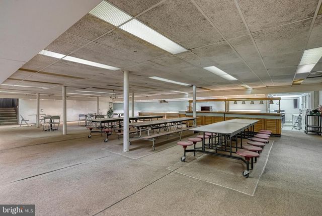 811 E MARKET ST, York, PA 17403