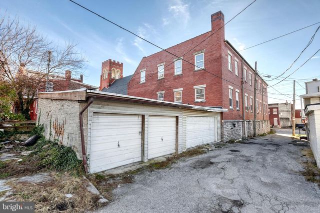 811 E MARKET ST, York, PA 17403