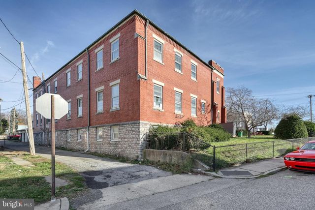 811 E MARKET ST, York, PA 17403