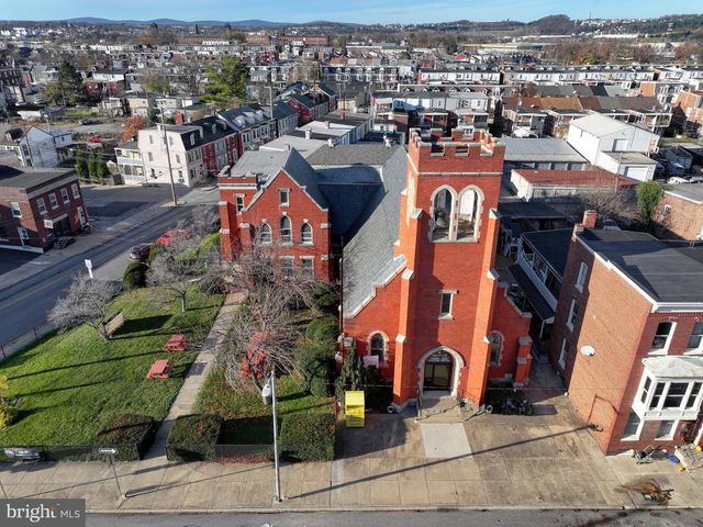 811 E MARKET ST, York, PA 17403