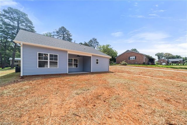 1643 Ralee Drive, Winston-salem, NC 27127