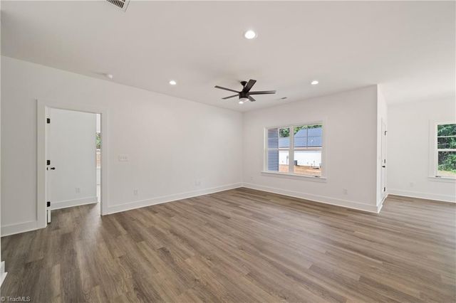 1643 Ralee Drive, Winston-salem, NC 27127