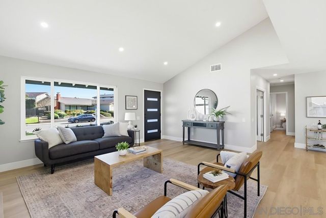 15220 Amalia St, San Diego, CA 92129