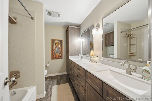 504 W 32nd Place, Sand Springs, OK 74063