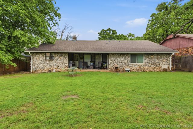 504 W 32nd Place, Sand Springs, OK 74063