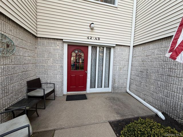 42 Richmond Boulevard 1B, Ronkonkoma, NY 11779