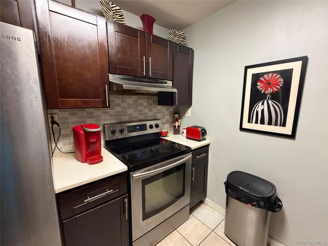 42 Richmond Boulevard 1B, Ronkonkoma, NY 11779