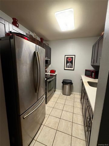 42 Richmond Boulevard 1B, Ronkonkoma, NY 11779