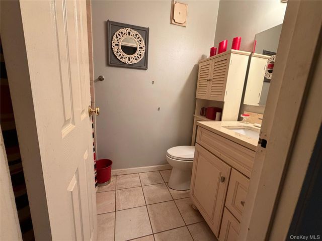 42 Richmond Boulevard 1B, Ronkonkoma, NY 11779