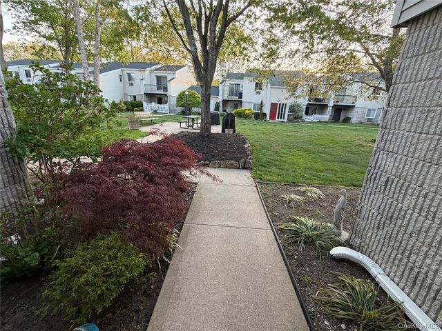 42 Richmond Boulevard 1B, Ronkonkoma, NY 11779